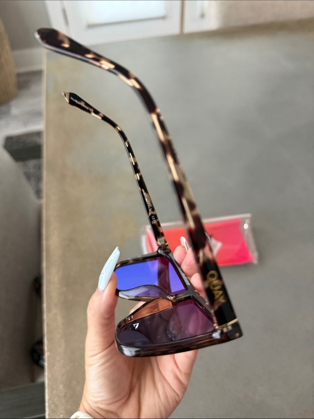 Quay Australia Purple Gradient Shield Sunglasses with Pink Case - Picture 6 of 7